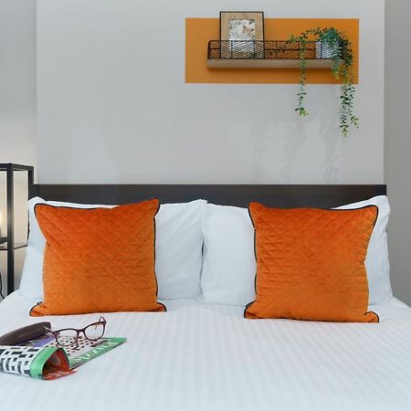 Apartment Three - Free Private Car Park - Sleeps 6 - 3 Shower Rooms - By Ocean City Retreats 플리머스 외부 사진