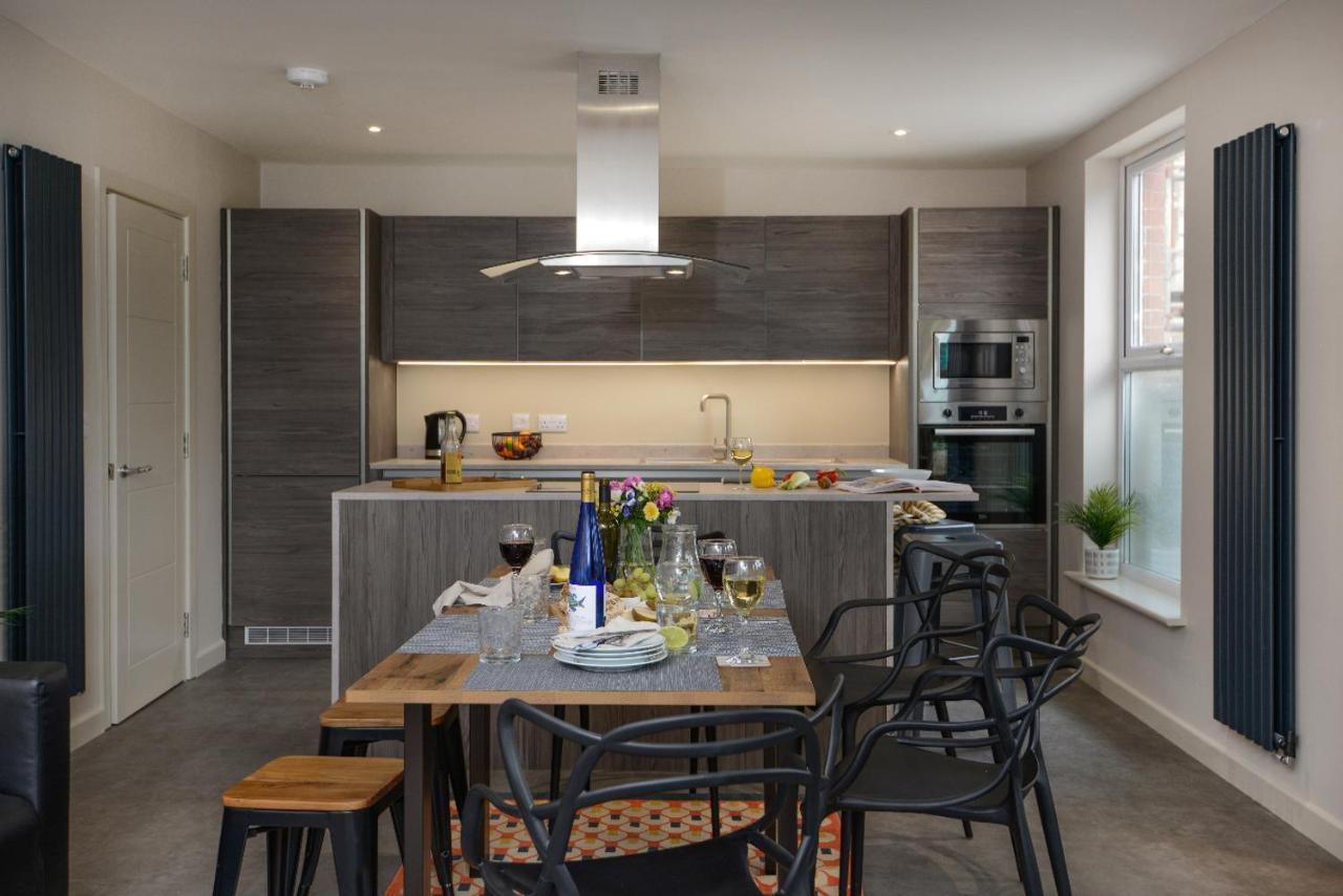 Apartment Three - Free Private Car Park - Sleeps 6 - 3 Shower Rooms - By Ocean City Retreats 플리머스 외부 사진
