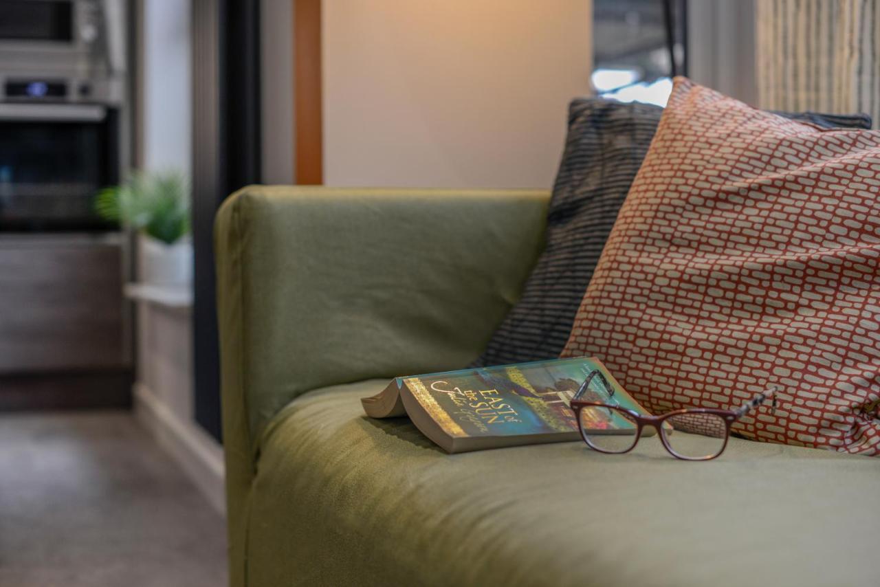 Apartment Three - Free Private Car Park - Sleeps 6 - 3 Shower Rooms - By Ocean City Retreats 플리머스 외부 사진